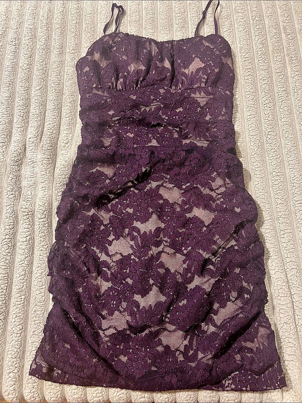 Emerald Sundae Juniors' Glitter-Lace Bodycon Dress Purple